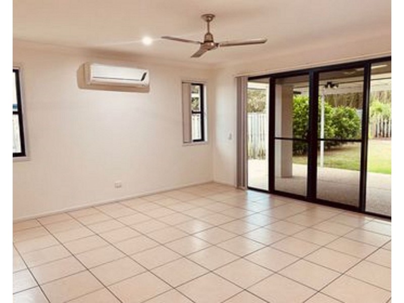 1/15 Bilgola Place, Blacks Beach QLD 4740