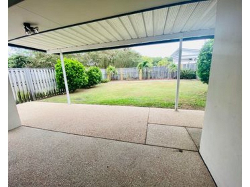 1/15 Bilgola Place, Blacks Beach QLD 4740