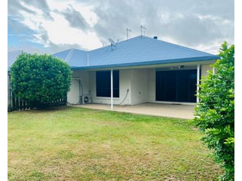1/15 Bilgola Place, Blacks Beach QLD 4740