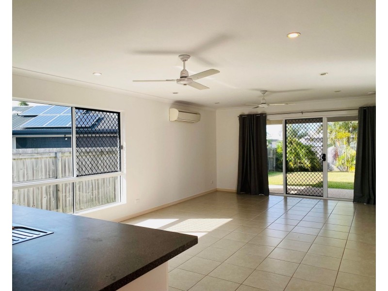 18 Montgomery Street, Rural View QLD 4740