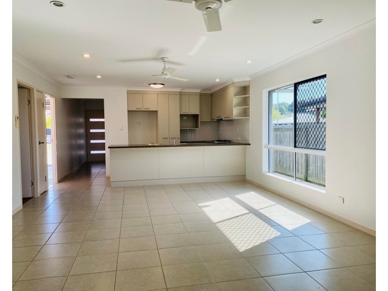 18 Montgomery Street, Rural View QLD 4740