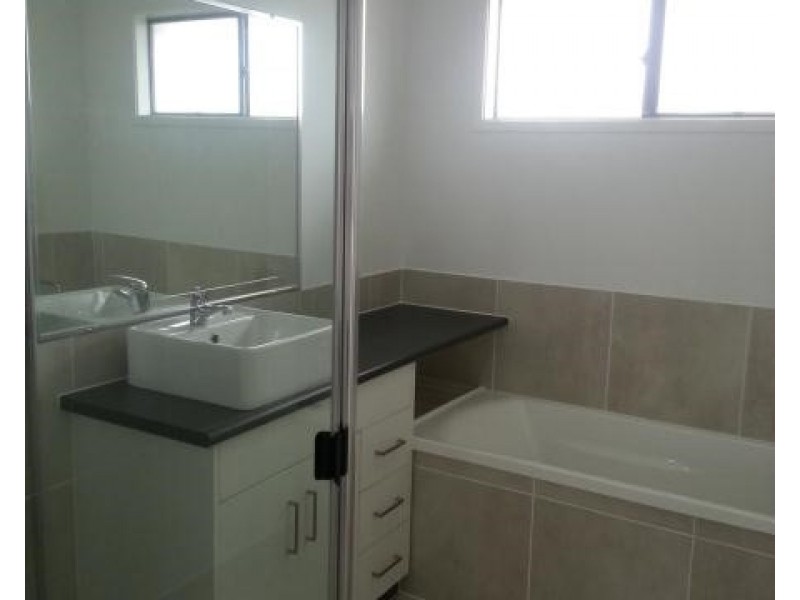 1 Peppertree Crescent, Andergrove QLD 4740