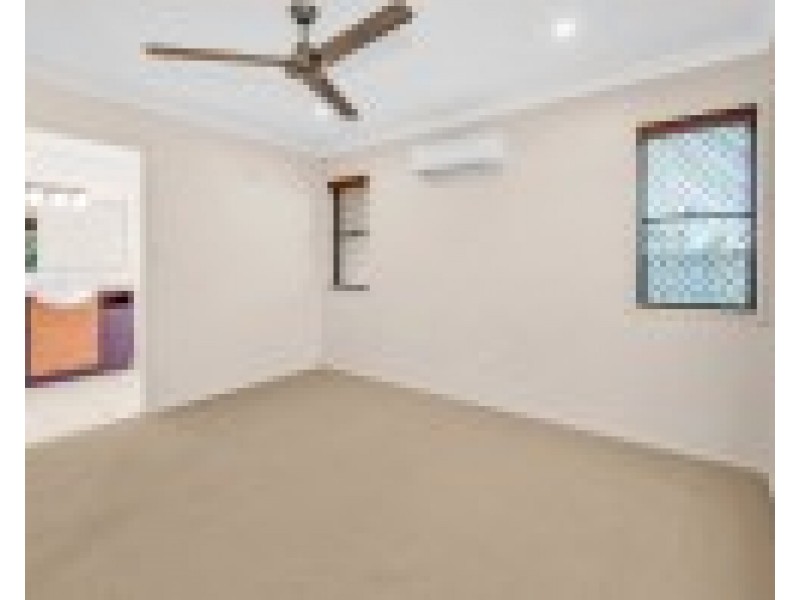 2/8 Windsor Street, Glenella QLD 4740