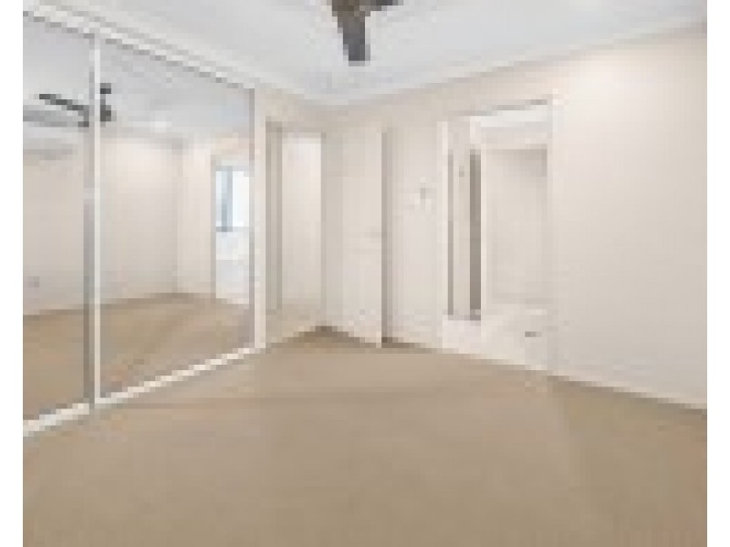 2/8 Windsor Street, Glenella QLD 4740