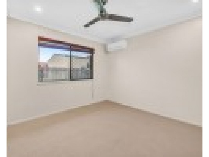 2/8 Windsor Street, Glenella QLD 4740