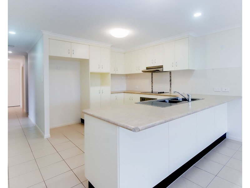 2/7 Collins Court, Eimeo QLD 4740