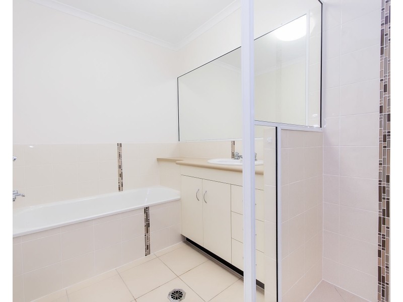 2/7 Collins Court, Eimeo QLD 4740