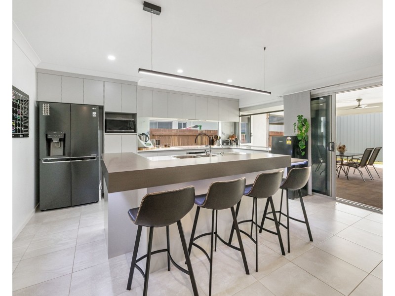 22 Treloar Place, Marian QLD 4753