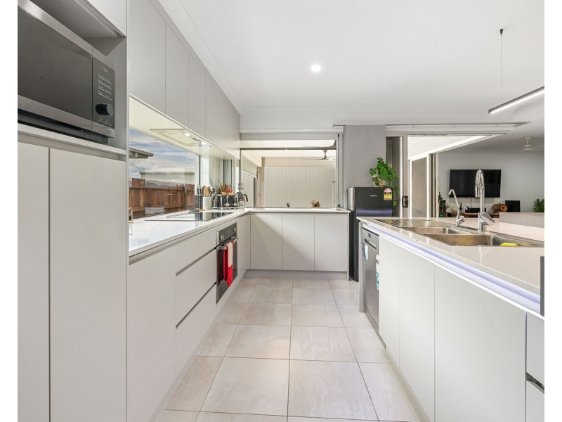 22 Treloar Place, Marian QLD 4753