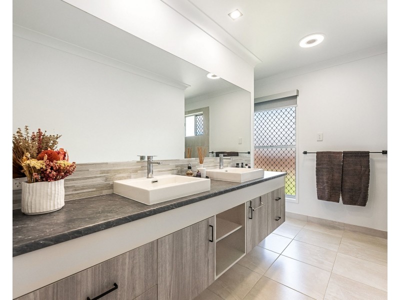 22 Treloar Place, Marian QLD 4753