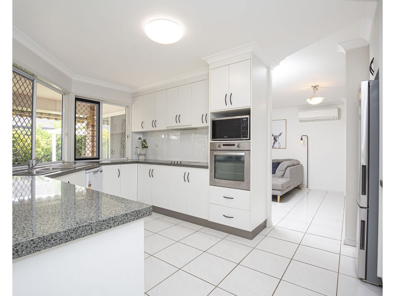 19 Border Street, Glenella QLD 4740