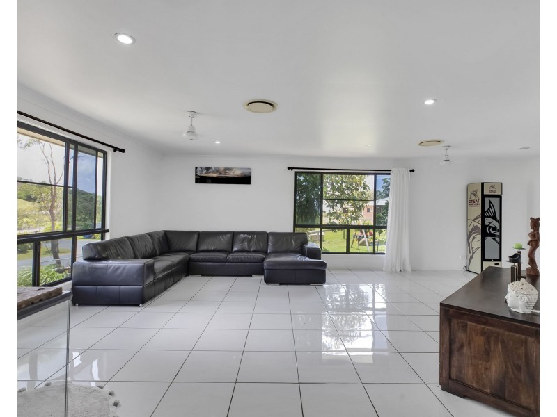 8 Shetland Court, Erakala QLD 4740