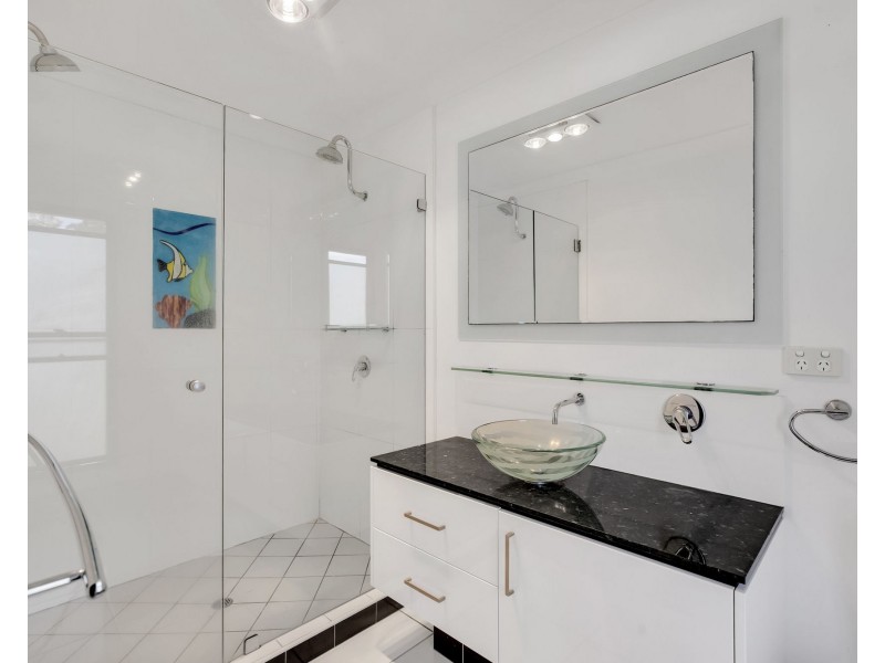 8 Shetland Court, Erakala QLD 4740