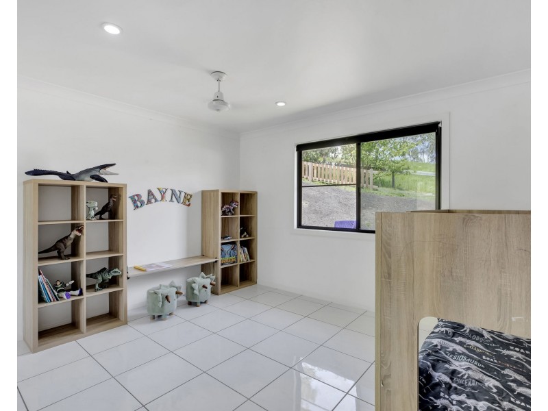 8 Shetland Court, Erakala QLD 4740