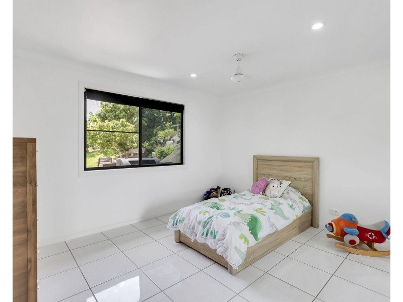 8 Shetland Court, Erakala QLD 4740