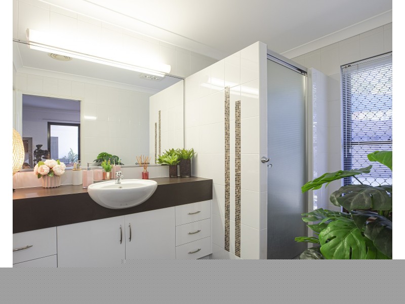 17 Sturt Crescent, Erakala QLD 4740