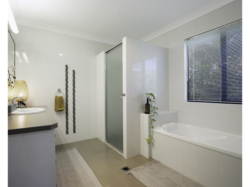 17 Sturt Crescent, Erakala QLD 4740