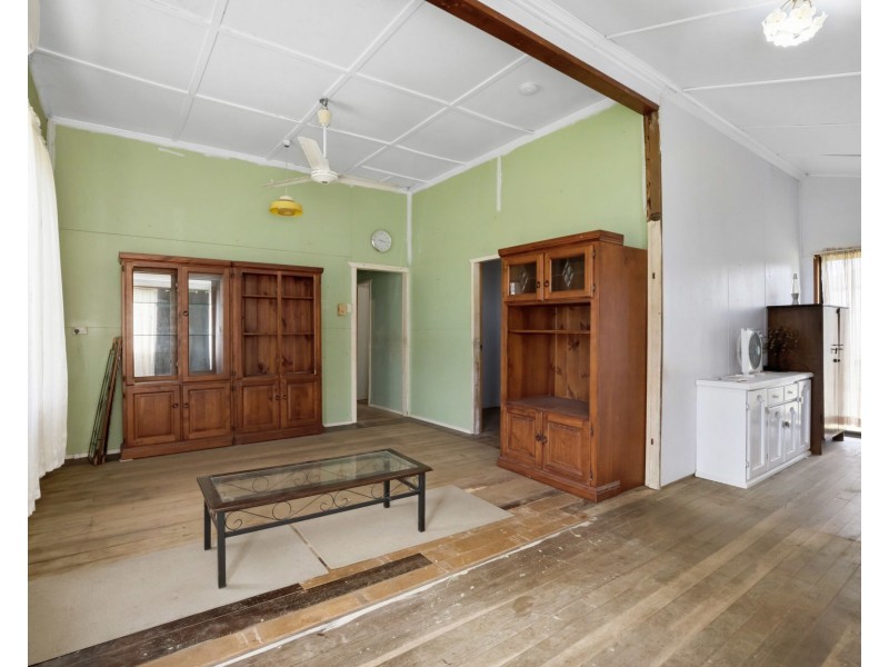6 Caroline Street, Mirani QLD 4754