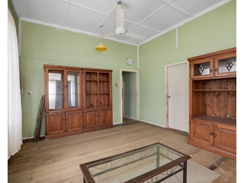 6 Caroline Street, Mirani QLD 4754