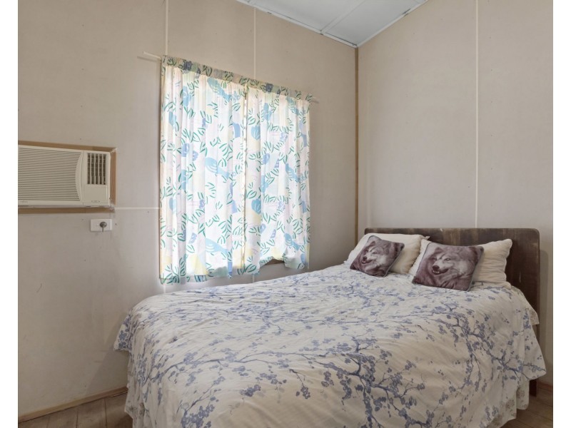 6 Caroline Street, Mirani QLD 4754