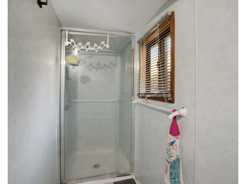 6 Caroline Street, Mirani QLD 4754