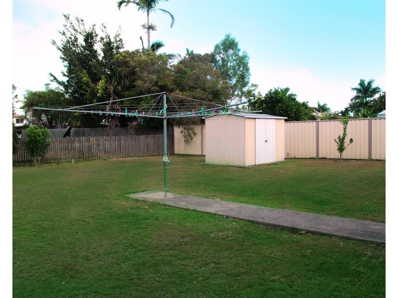 7 Downing Street, Ooralea QLD 4740