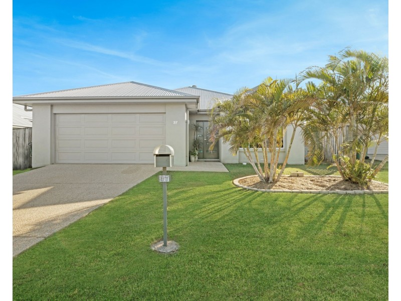 37 Coogee Terrace, Blacks Beach QLD 4740