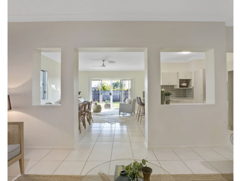 37 Coogee Terrace, Blacks Beach QLD 4740