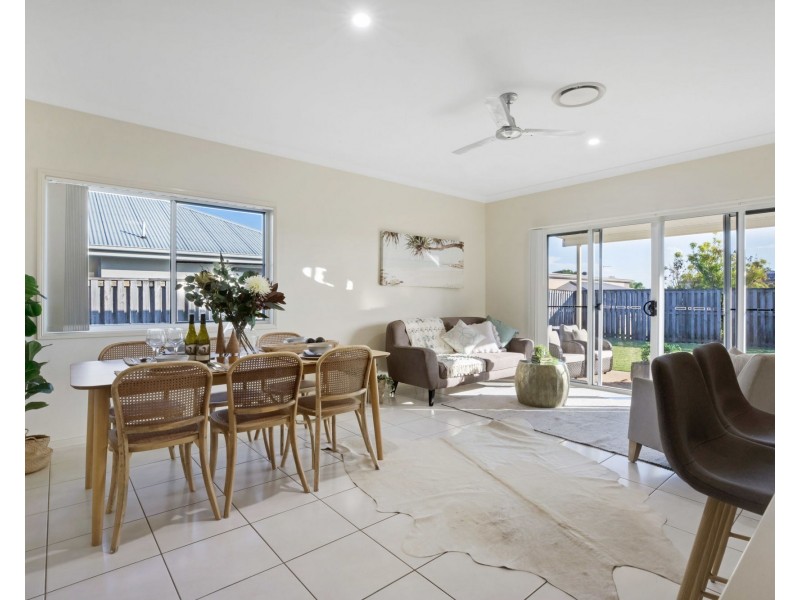 37 Coogee Terrace, Blacks Beach QLD 4740