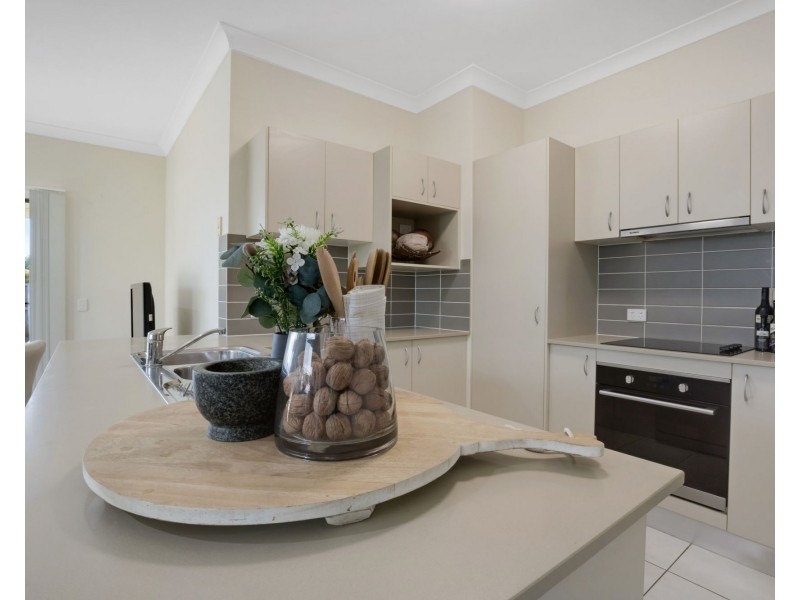 37 Coogee Terrace, Blacks Beach QLD 4740