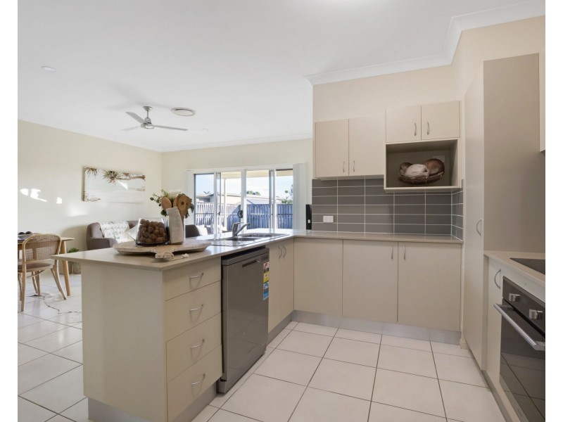 37 Coogee Terrace, Blacks Beach QLD 4740
