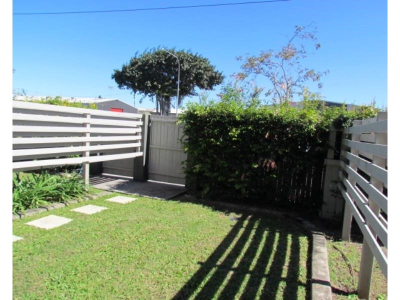 2/361 Alfred Street, Mackay QLD 4740