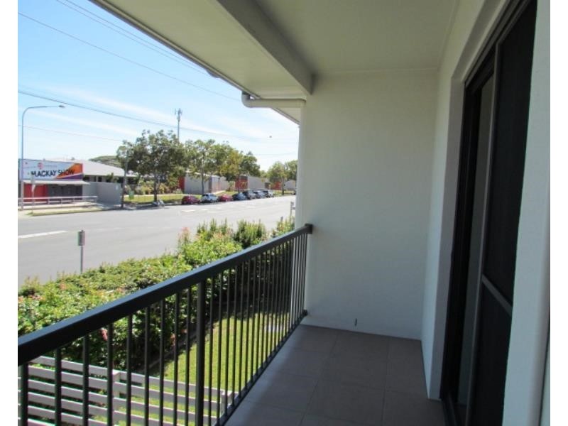 2/361 Alfred Street, Mackay QLD 4740