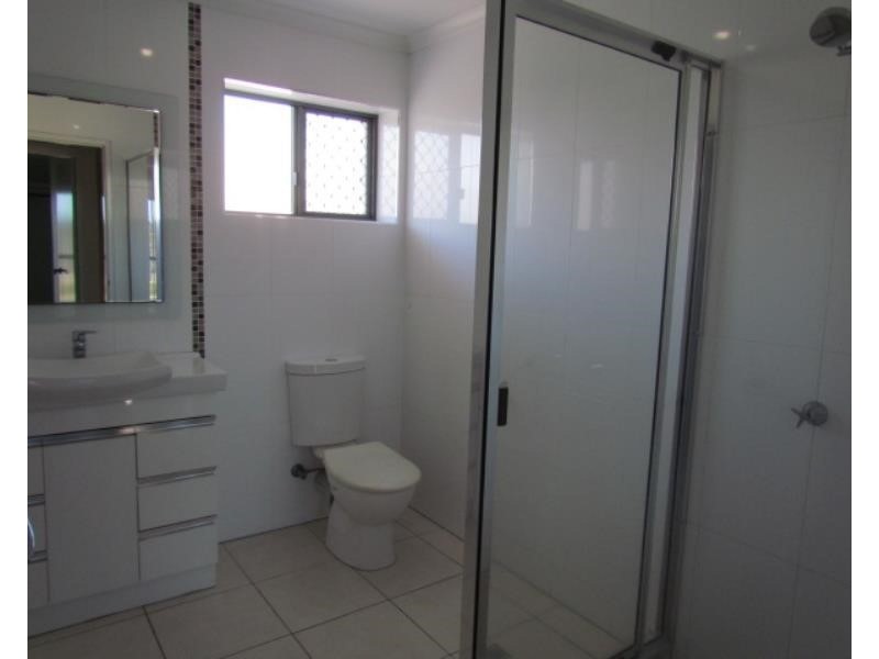 2/361 Alfred Street, Mackay QLD 4740