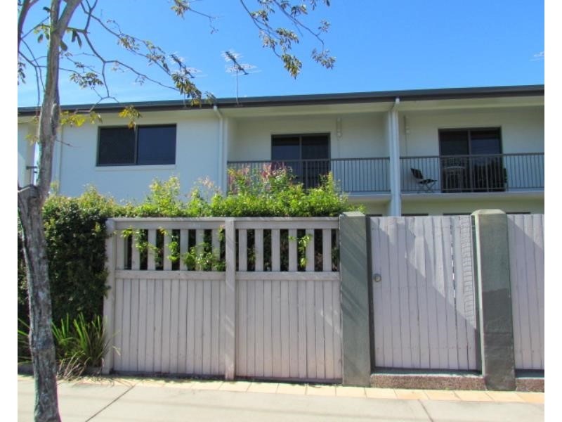 2/361 Alfred Street, Mackay QLD 4740