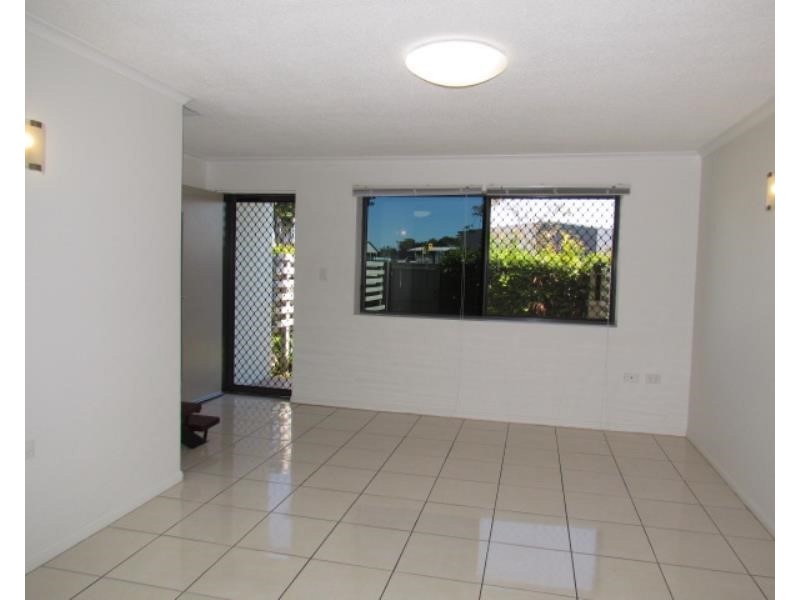 2/361 Alfred Street, Mackay QLD 4740