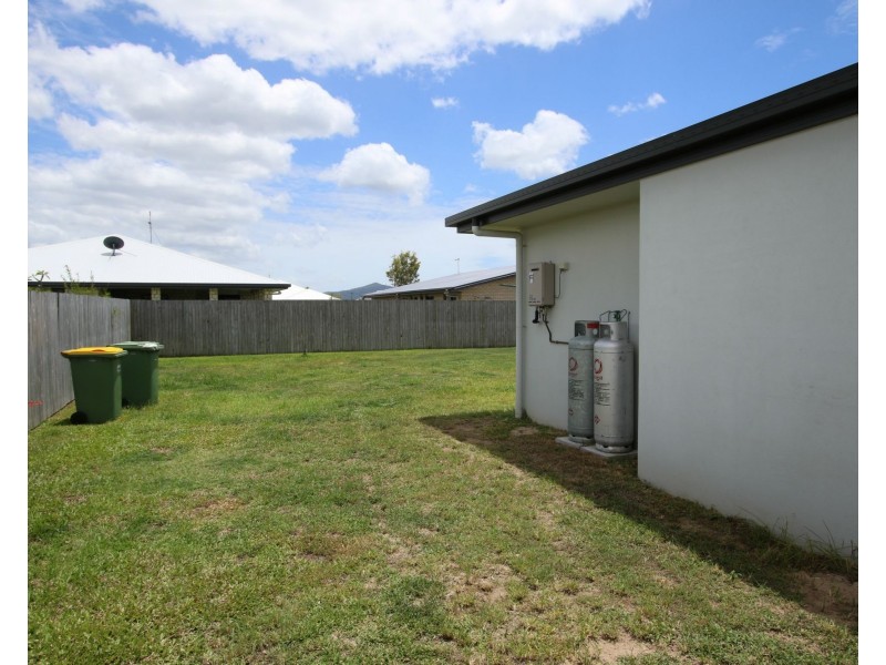 14 Amelia Drive, Mirani QLD 4754