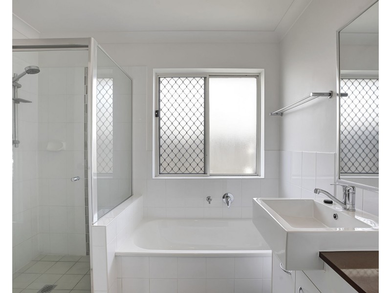 9 Somerset Drive, Andergrove QLD 4740