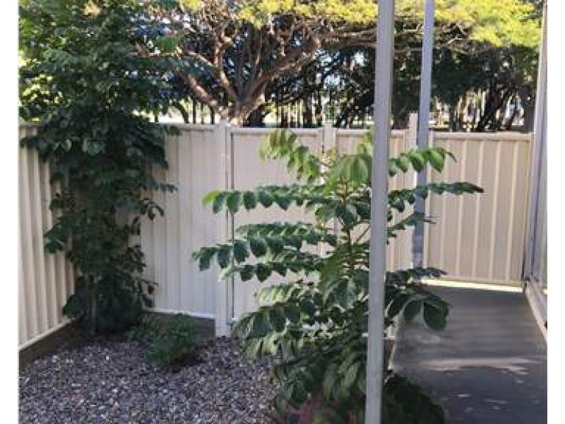 1/8 East Gordon Street, Mackay QLD 4740