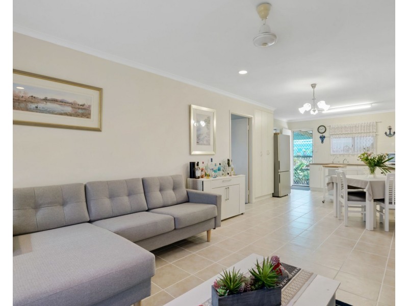 2/14 Perkins Street, North Mackay QLD 4740