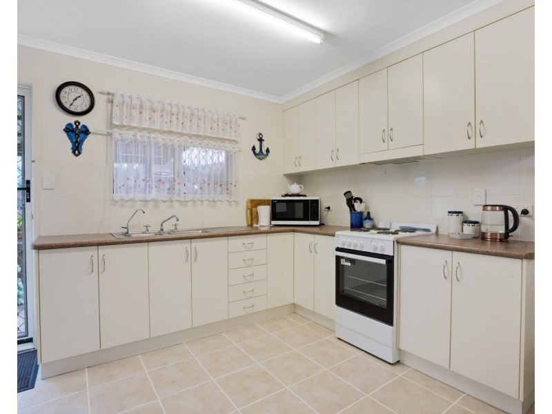 2/14 Perkins Street, North Mackay QLD 4740