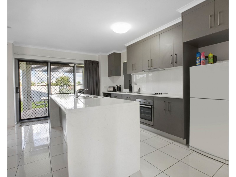 12 Surrey Court, Ooralea QLD 4740