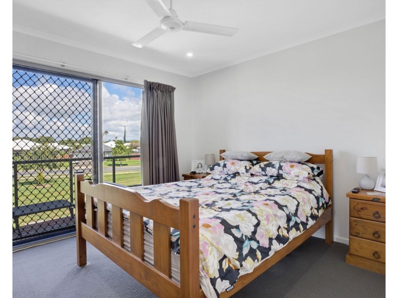 12 Surrey Court, Ooralea QLD 4740