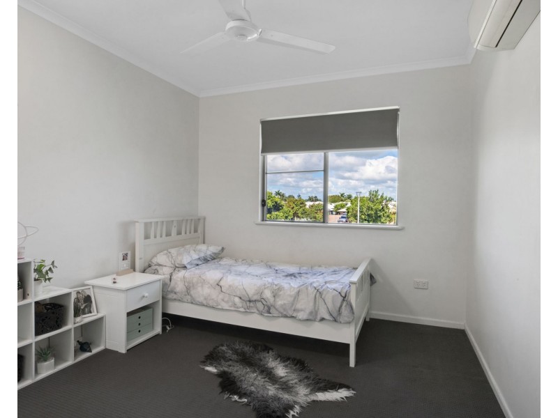 12 Surrey Court, Ooralea QLD 4740