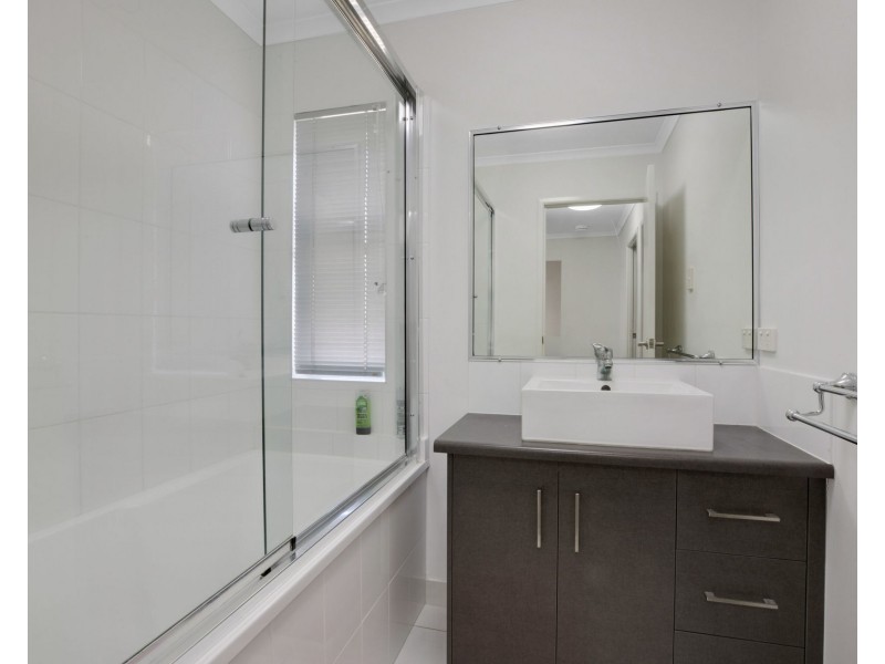 12 Surrey Court, Ooralea QLD 4740