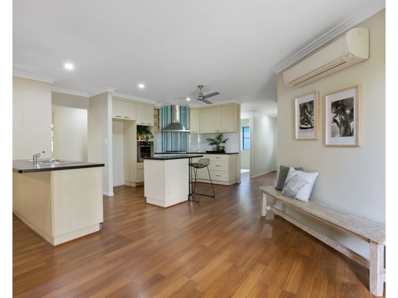 8 Monash Way, Ooralea QLD 4740