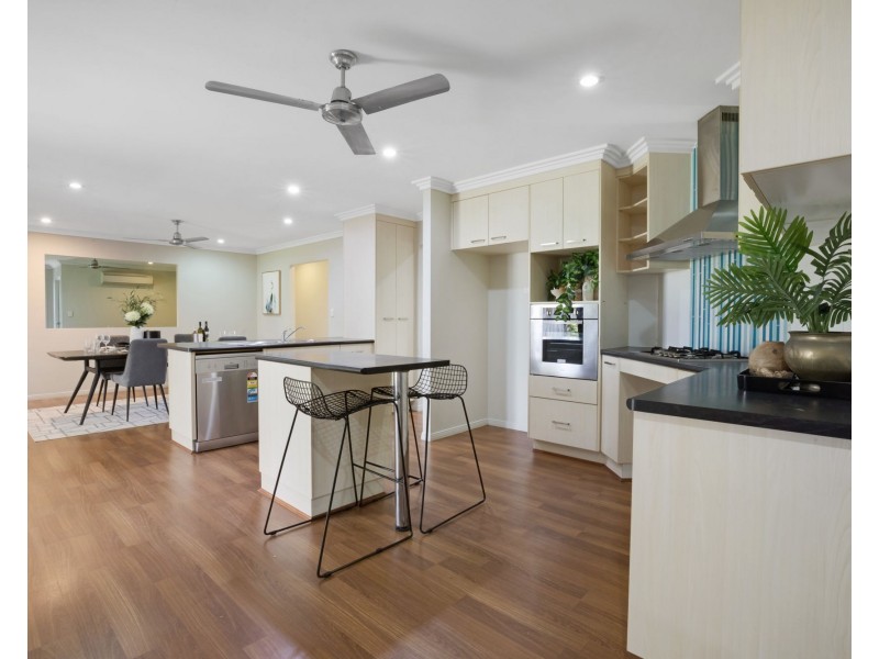 8 Monash Way, Ooralea QLD 4740