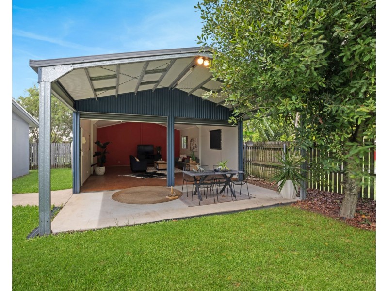 8 Monash Way, Ooralea QLD 4740