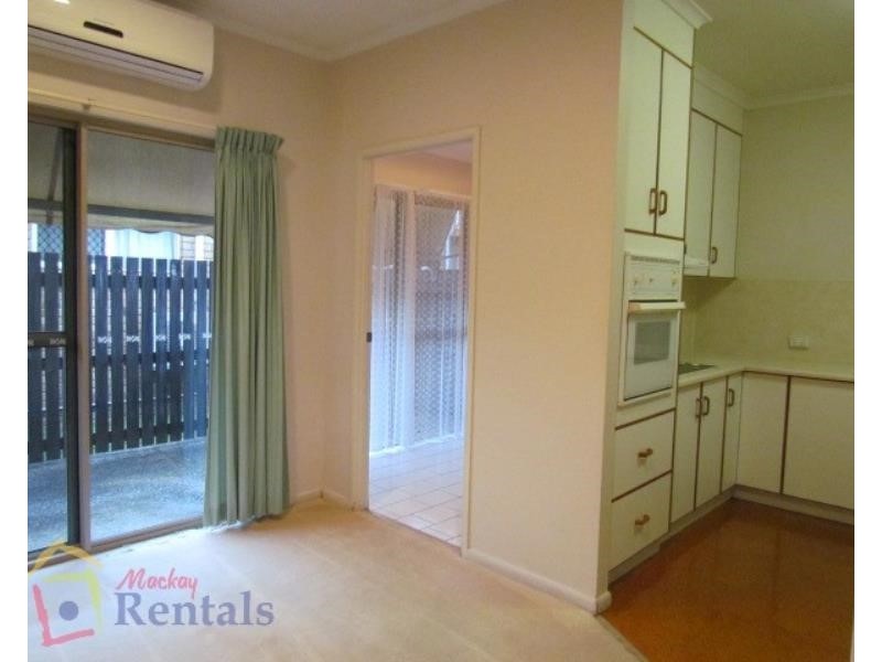 2/458 Bridge Road, West Mackay QLD 4740