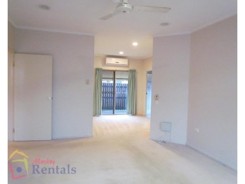 2/458 Bridge Road, West Mackay QLD 4740